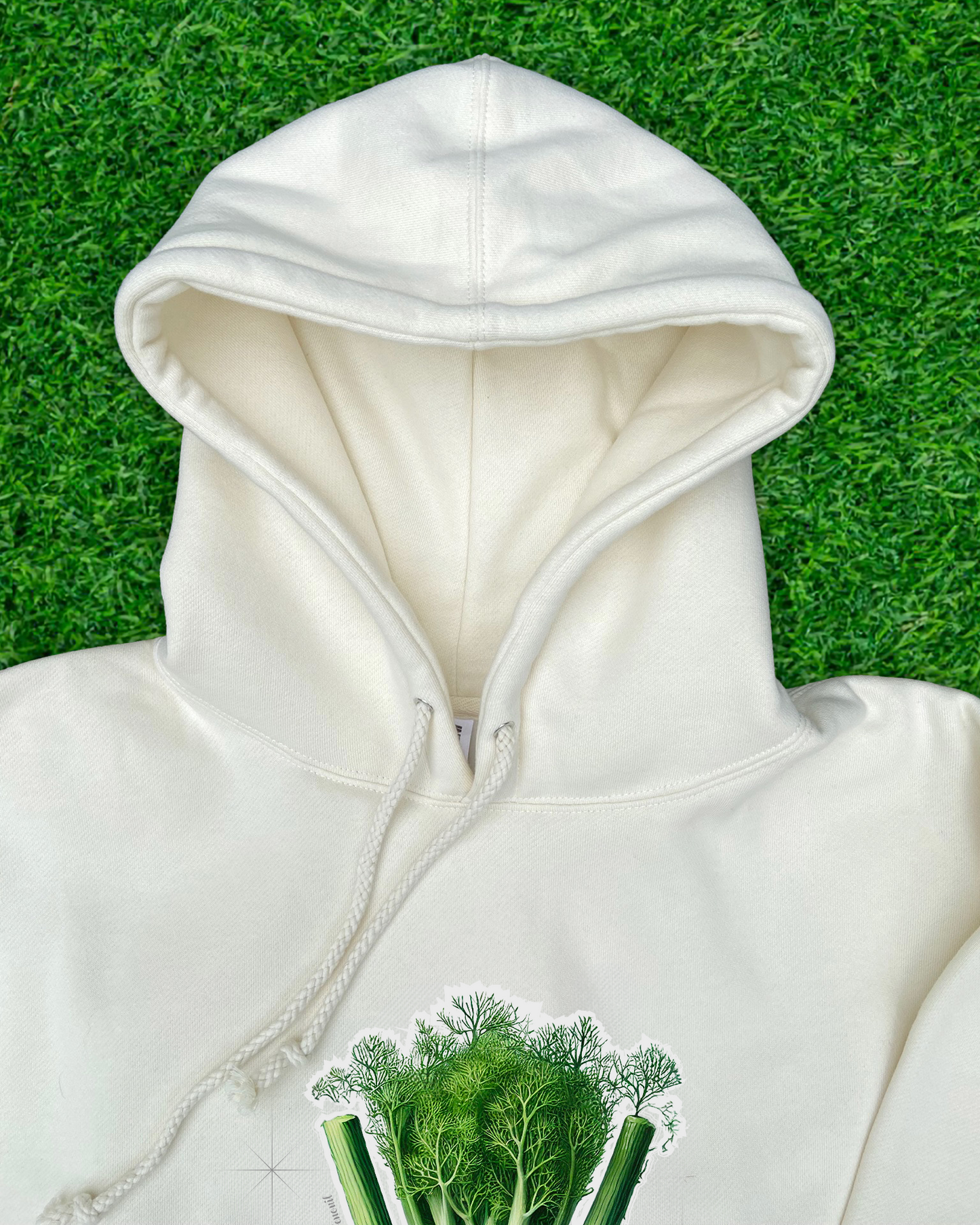 Hoodie de qualité supérieure « Les forces naturelles » — couleur blanc crème — étampe Fenouil —  capuchon